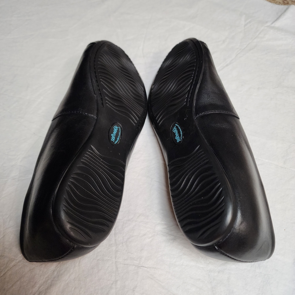 Softwalk Women's Black Flats with Glossy Toe Size 8.5 - Picture 6 of 6
